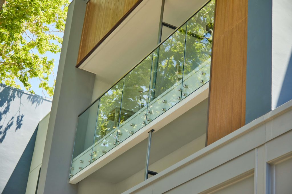 Glass Pin Exterior Balcony